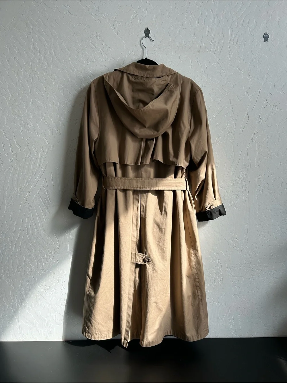 Women’s Size 10 Vintage London Fog Beige/Tan Classic Trench Coat with Belt - Picture 3 of 16